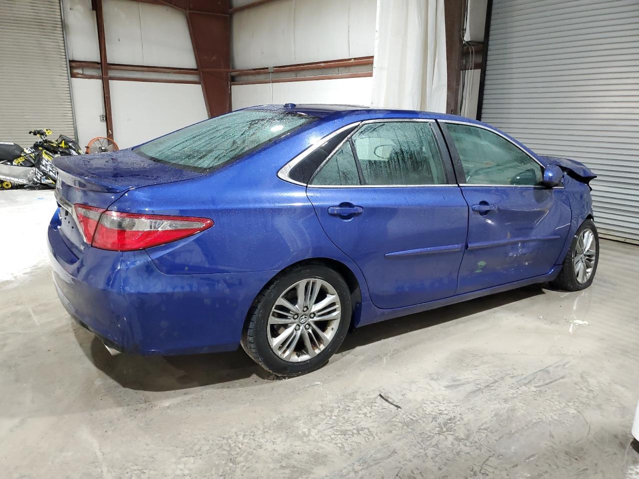 2016 TOYOTA CAMRY LE - Фото 3