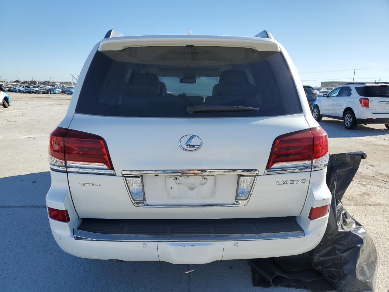 2015 LEXUS LX 570 - Image 6