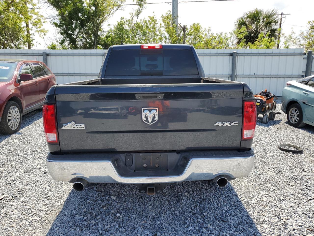 2017 RAM 1500 SLT - Image 6
