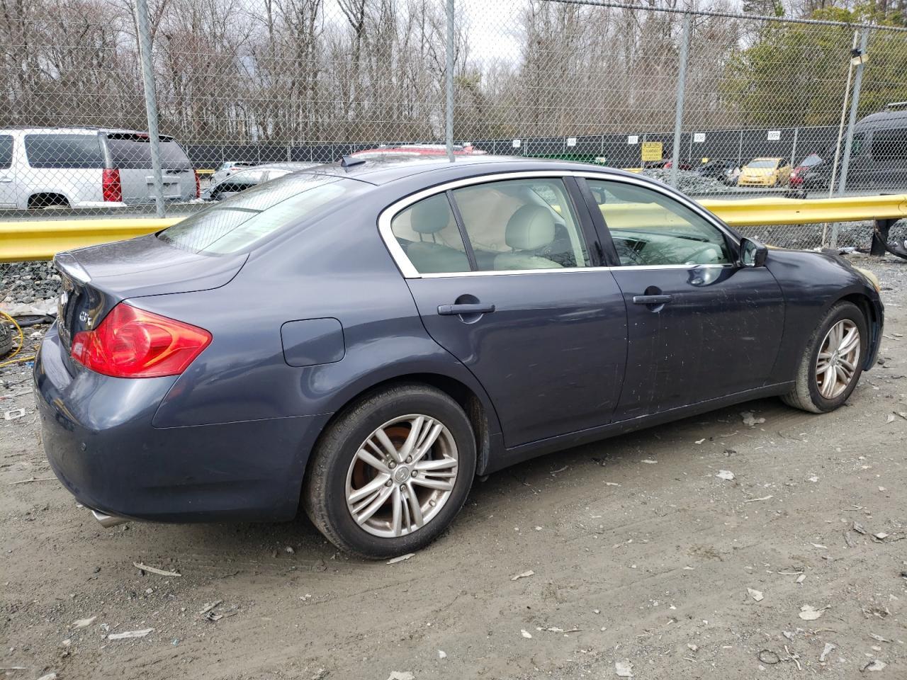 2012 INFINITI G37 - Image 3