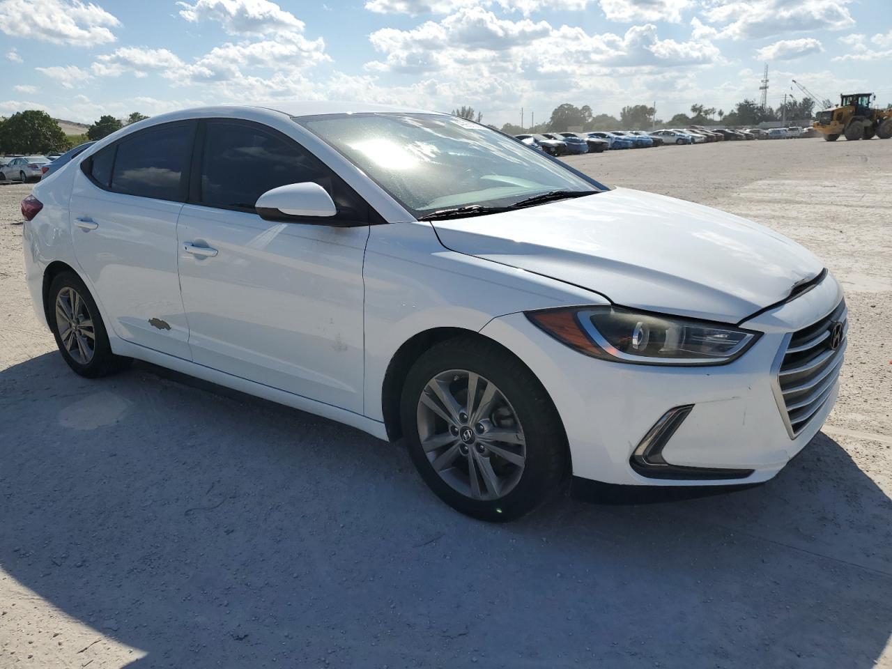 2017 HYUNDAI ELANTRA SE - Фото 4