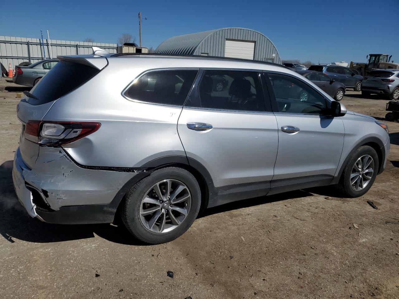 2017 HYUNDAI SANTA FE S - Image 3