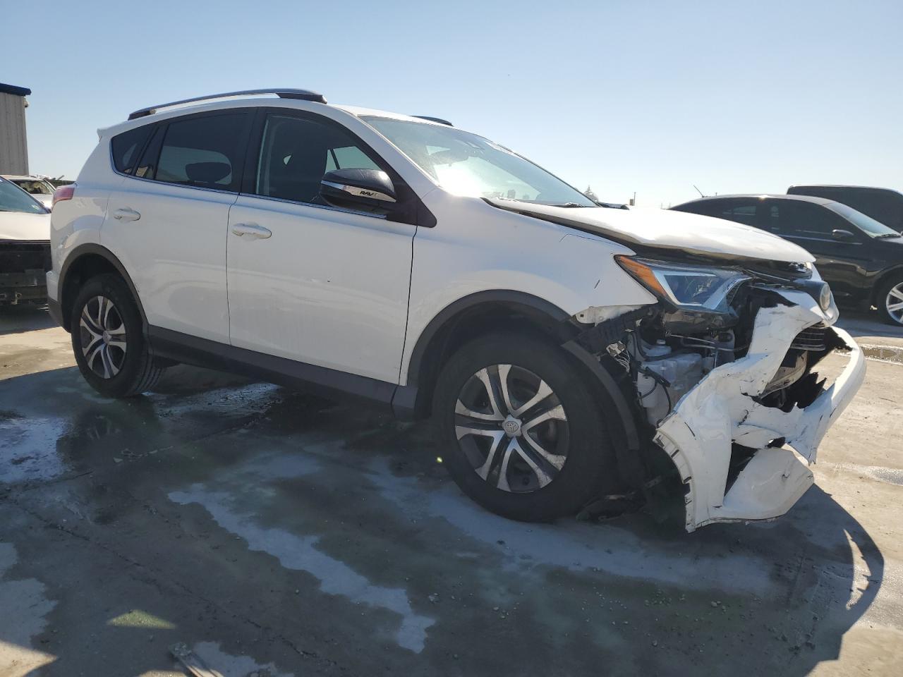 2017 TOYOTA RAV4 LE - Фото 4