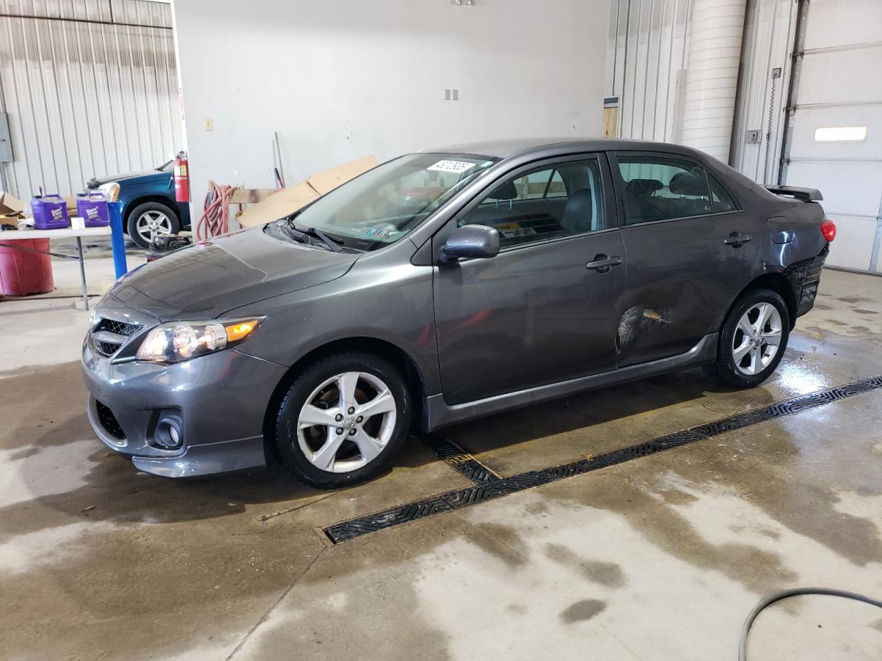 2013 TOYOTA COROLLA BA