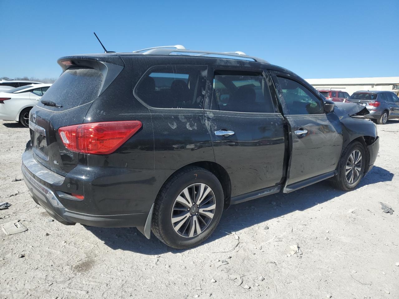 2017 NISSAN PATHFINDER - Image 3