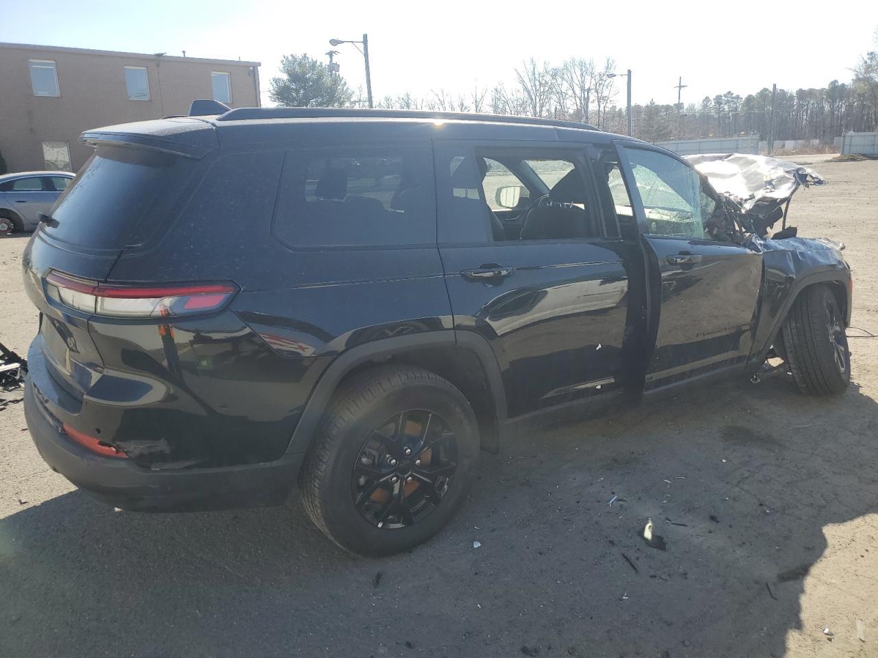 2024 JEEP GRAND CHER - Image 3