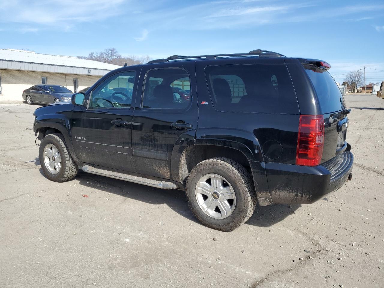 2011 CHEVROLET TAHOE K150 - Фото 2