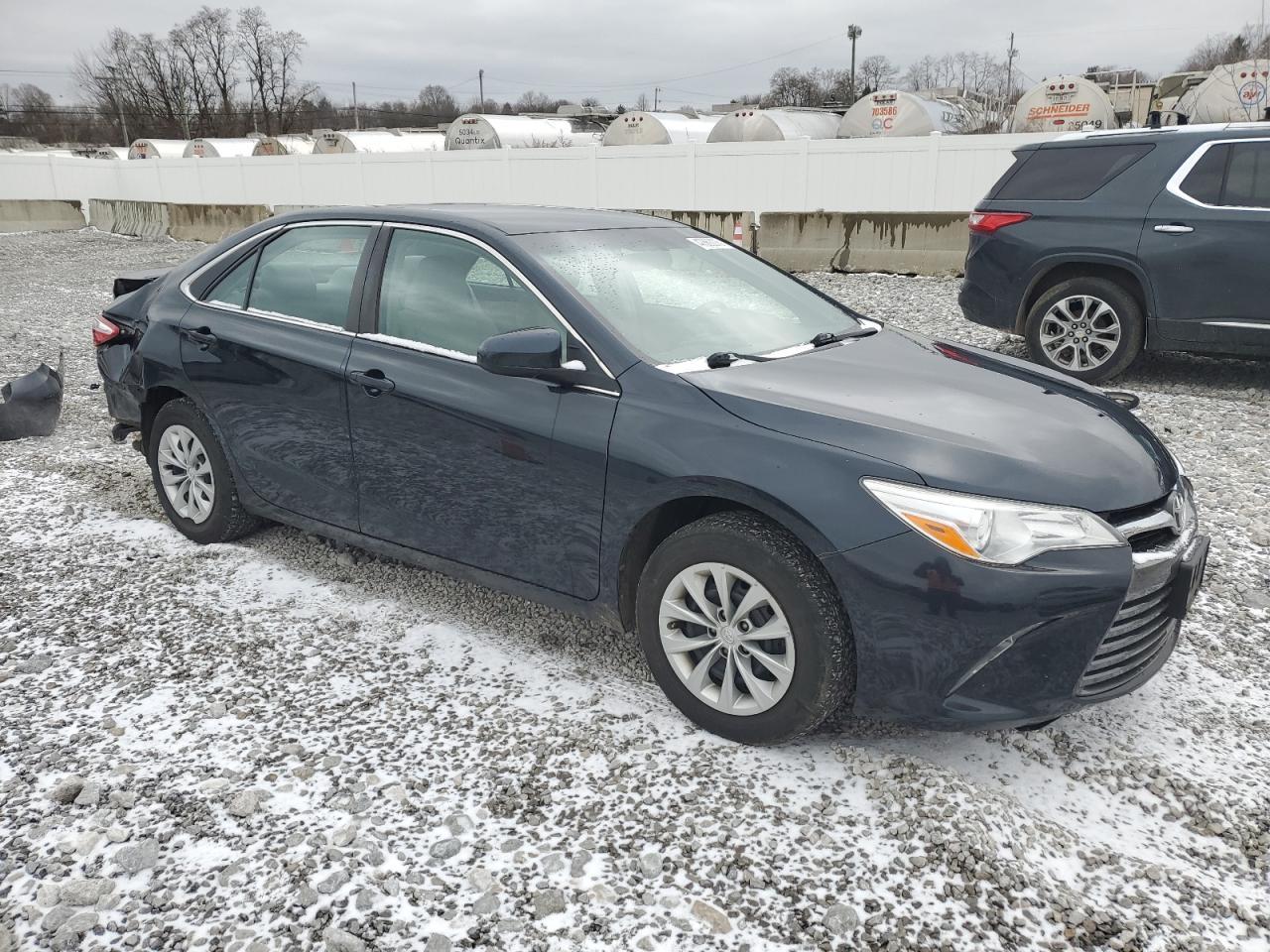 2017 TOYOTA CAMRY LE - Фото 4