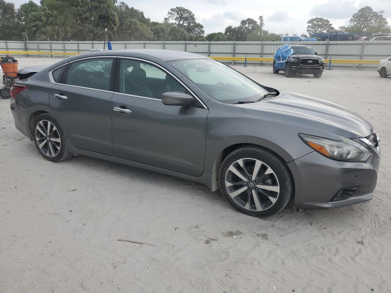 2017 NISSAN ALTIMA 2.5 - Image 4