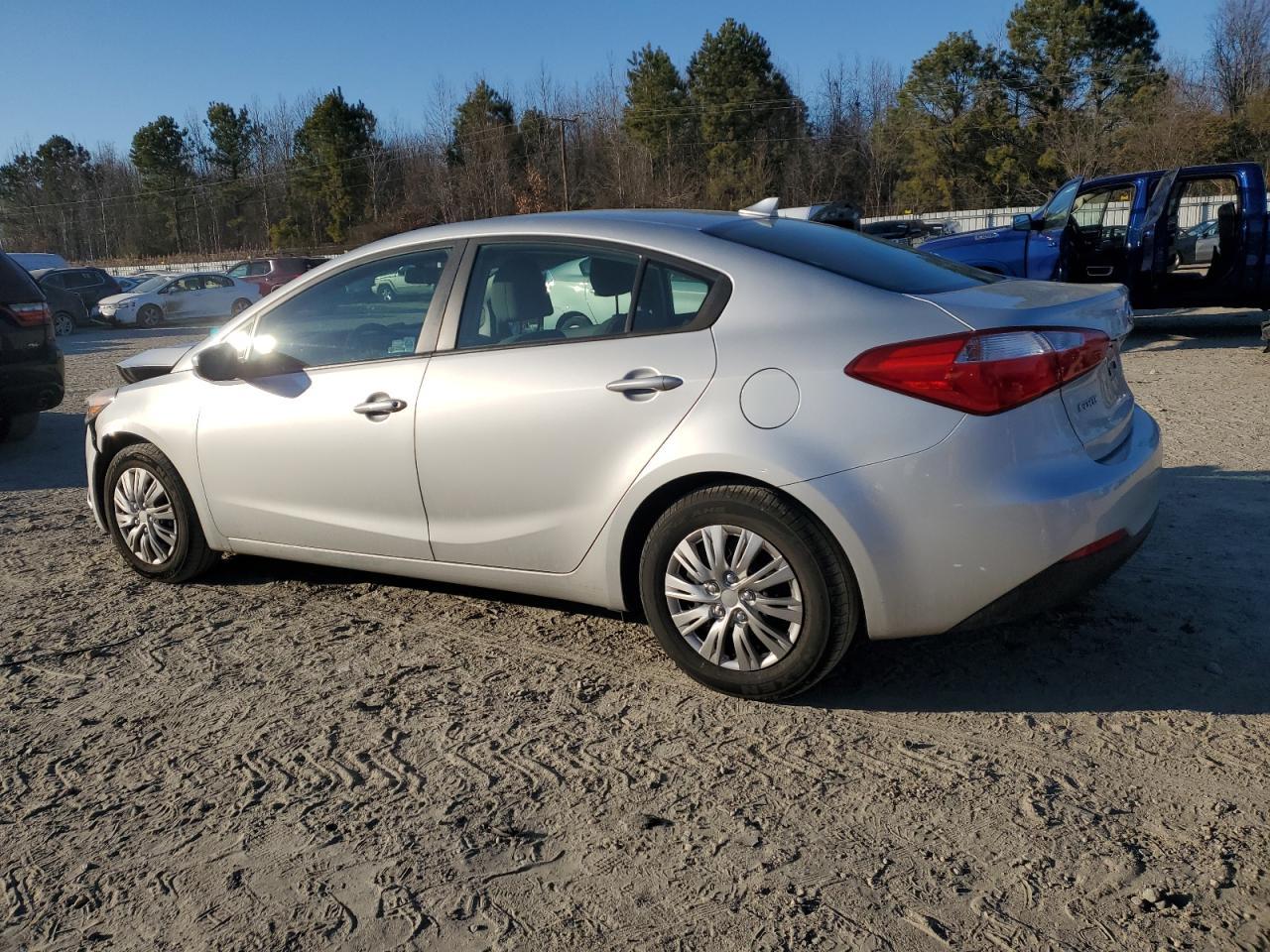 2015 KIA FORTE LX - Фото 2