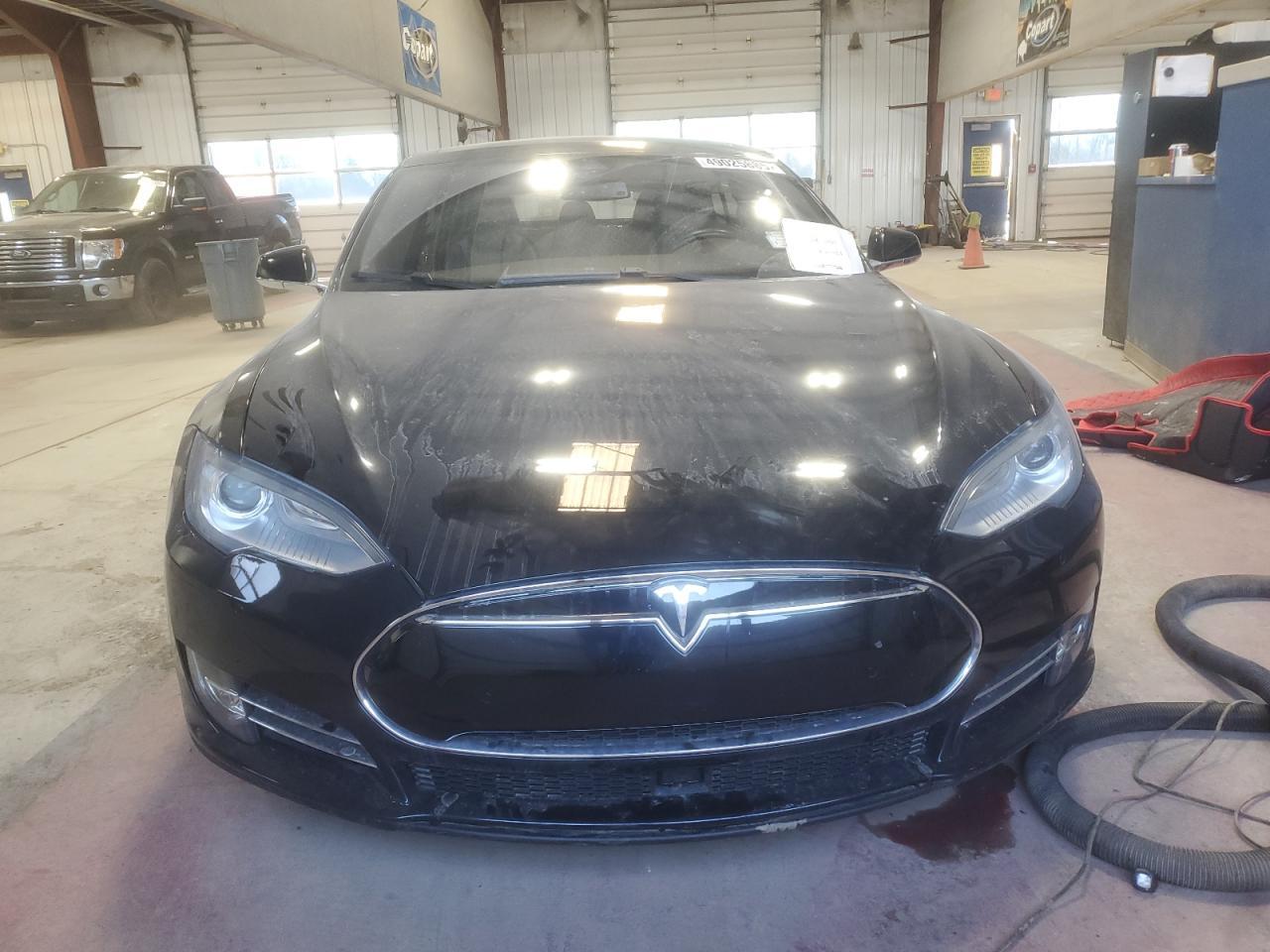 2015 TESLA MODEL S 70 - Image 5