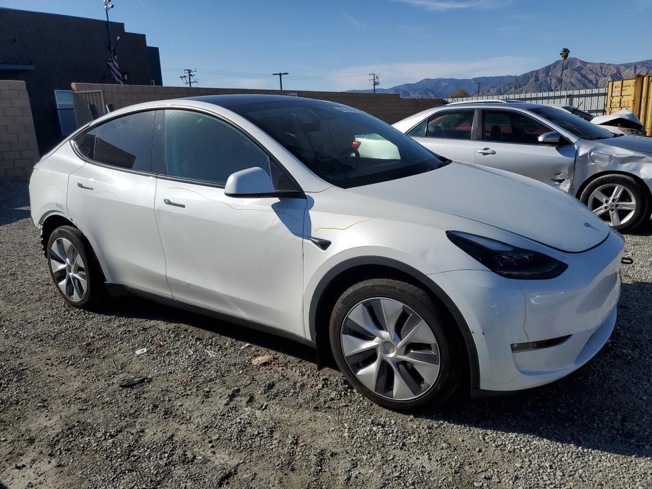 2023 TESLA MODEL Y - Фото 4