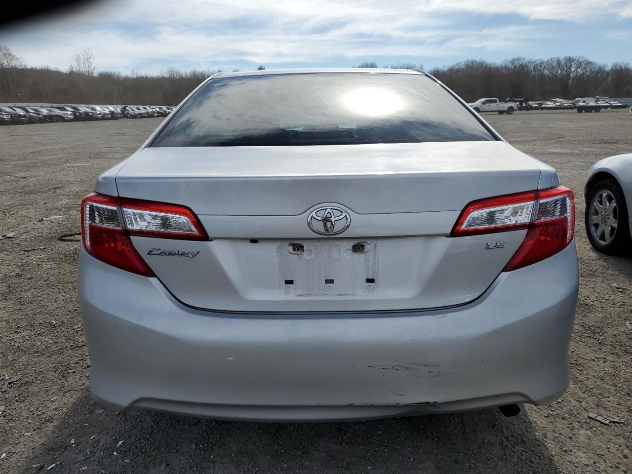2014 TOYOTA CAMRY L - Фото 6