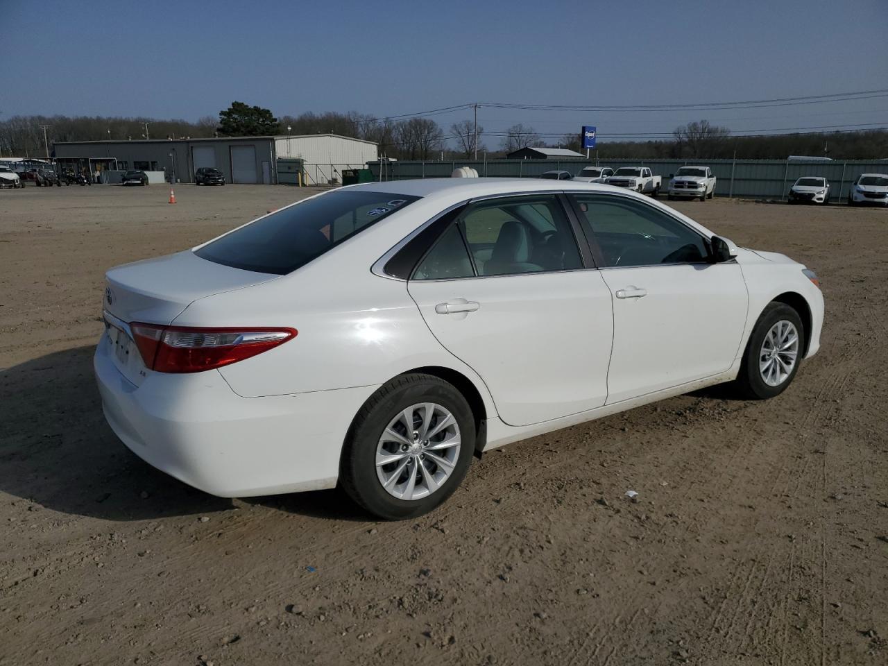 2016 TOYOTA CAMRY LE - Image 3
