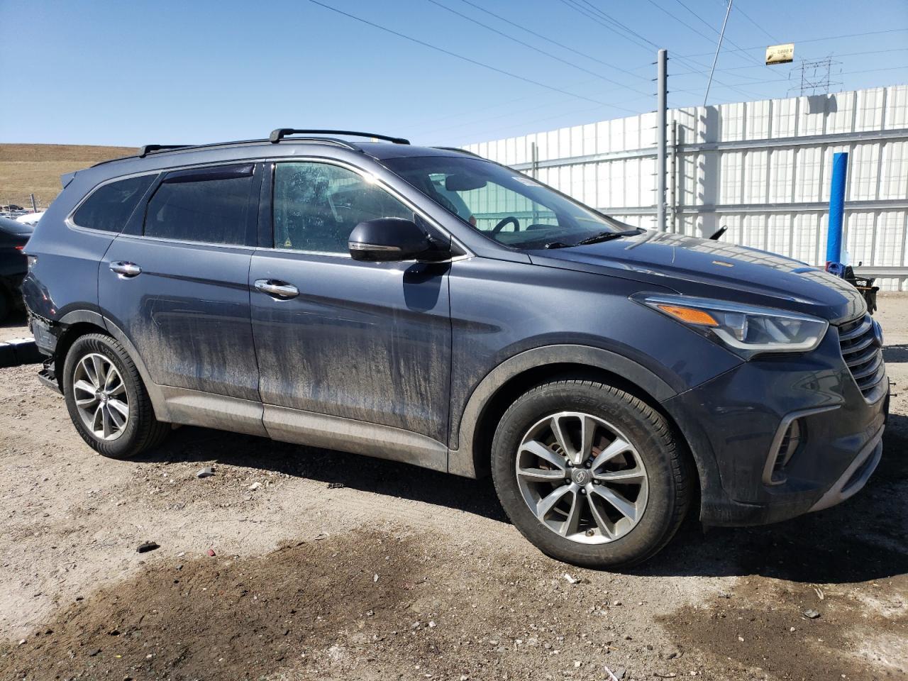 2017 HYUNDAI SANTA FE S - Image 4