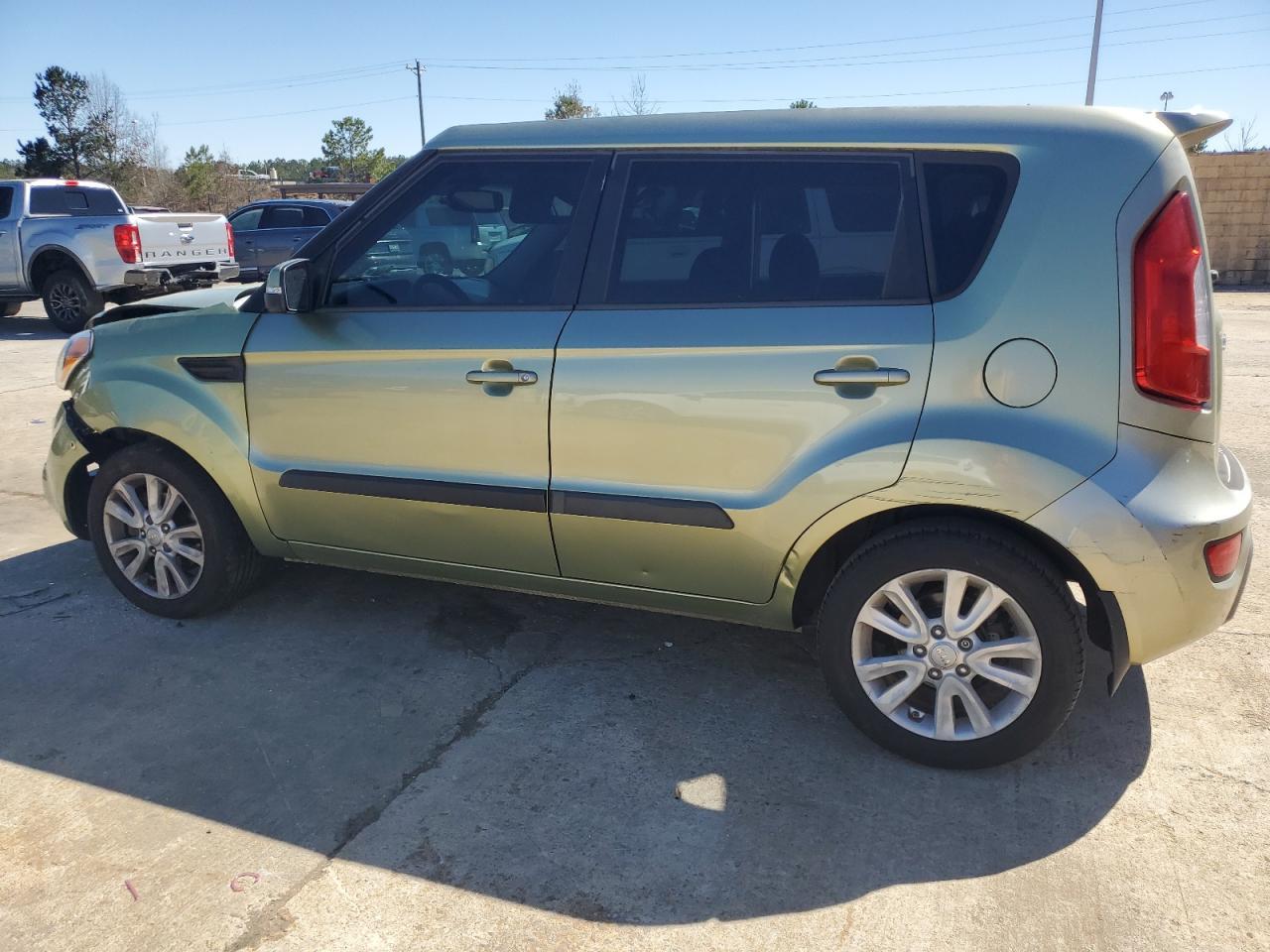 2013 KIA SOUL + - Image 2
