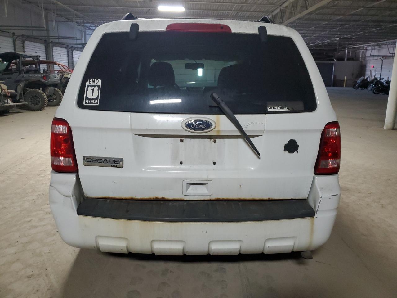 2010 FORD ESCAPE XLT - Image 6