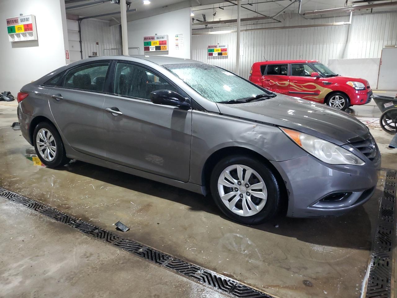 2011 HYUNDAI SONATA GLS - Image 4