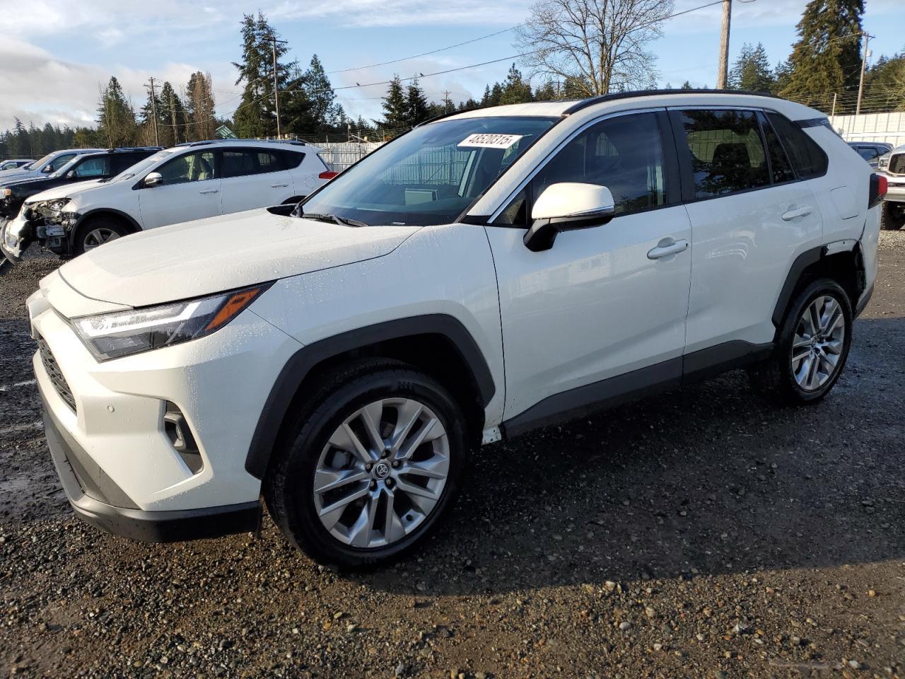 2022 TOYOTA RAV4 XLE P