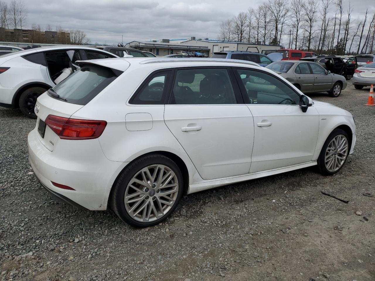 2018 AUDI A3 E-TRON - Image 3