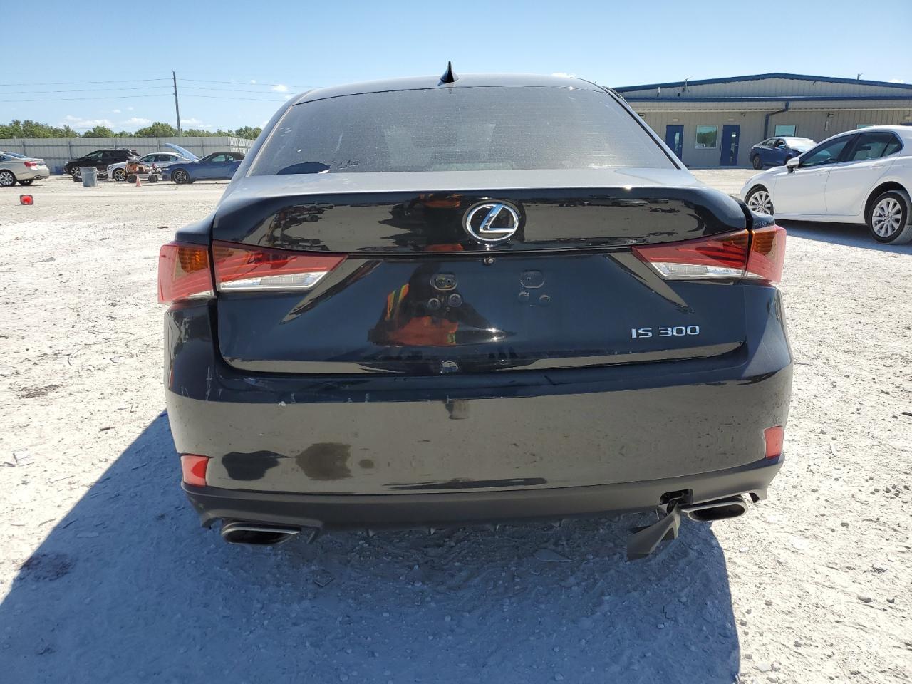 2018 LEXUS IS 300 - Фото 6