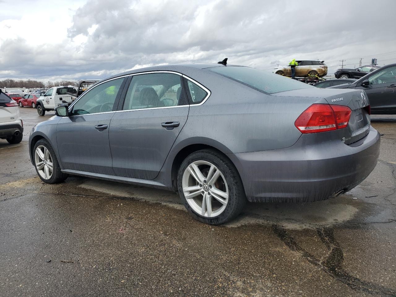 2014 VOLKSWAGEN PASSAT SE - Фото 2