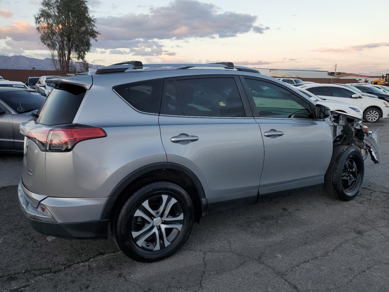 2018 TOYOTA RAV4 LE - Image 3