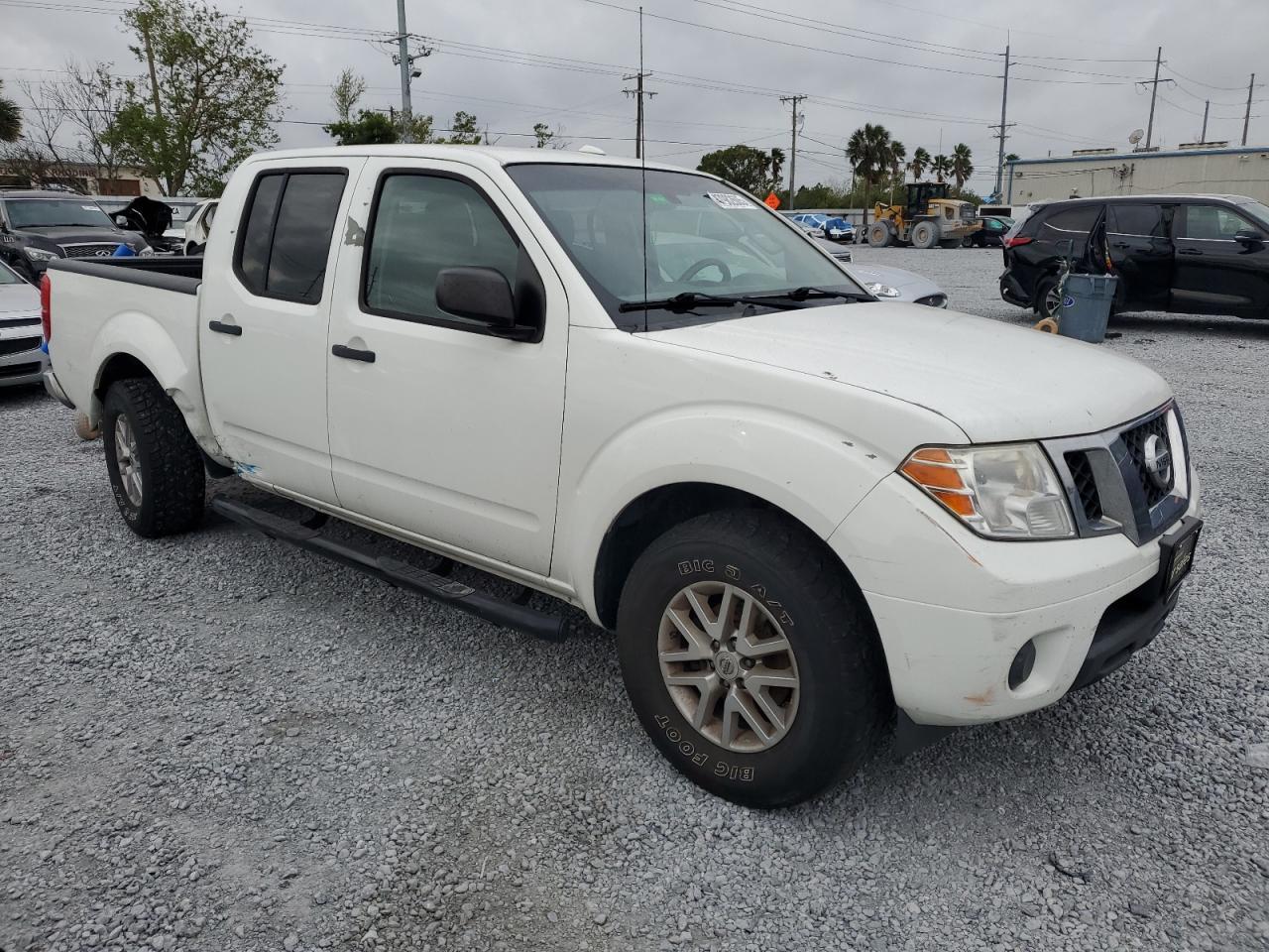 2017 NISSAN FRONTIER S - Image 4