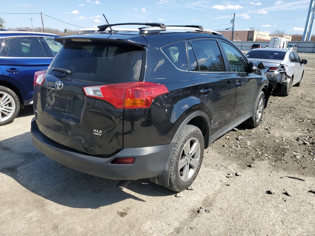 2015 TOYOTA RAV4 XLE - Image 3