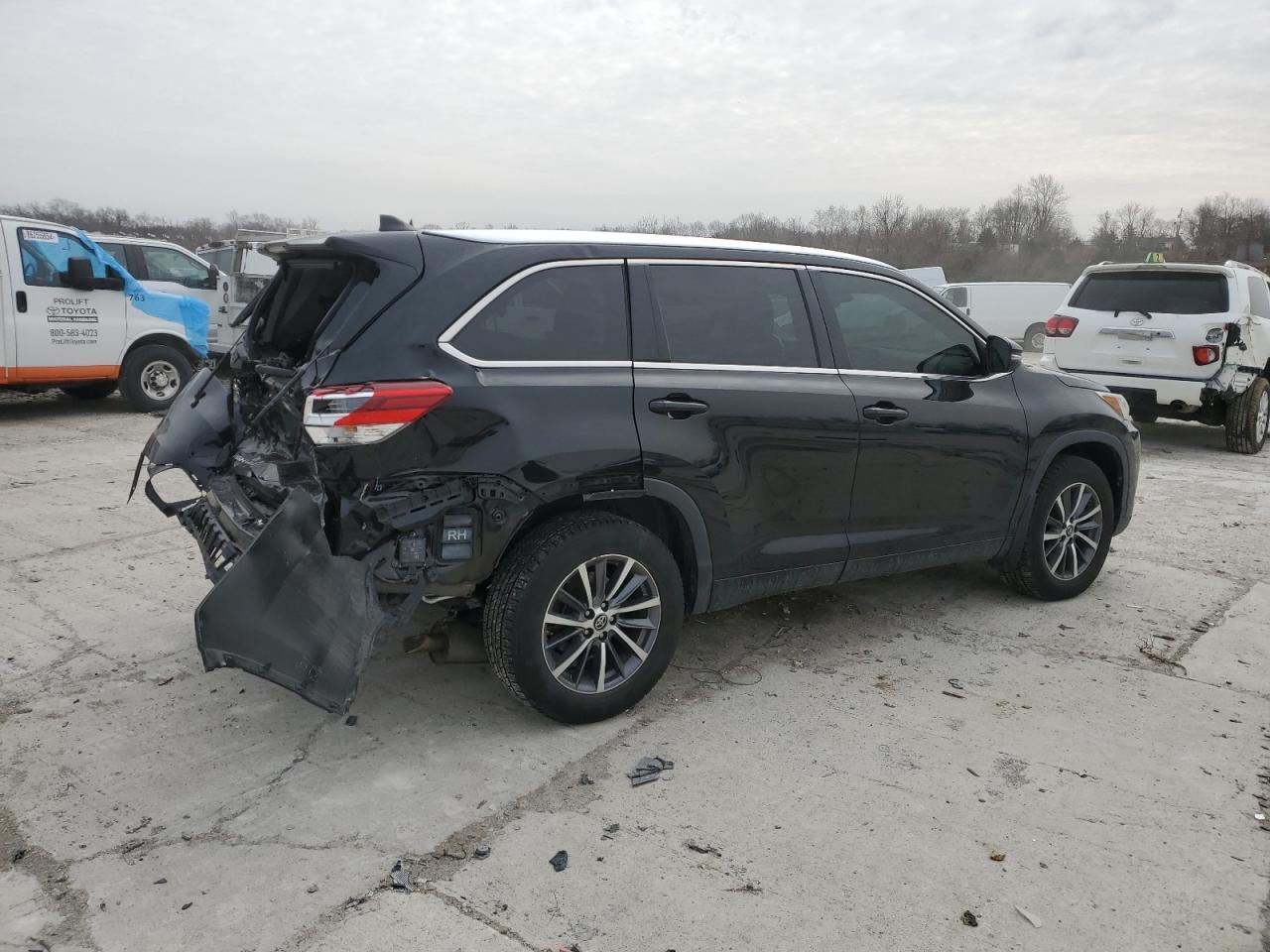 2018 TOYOTA HIGHLANDER - Фото 3