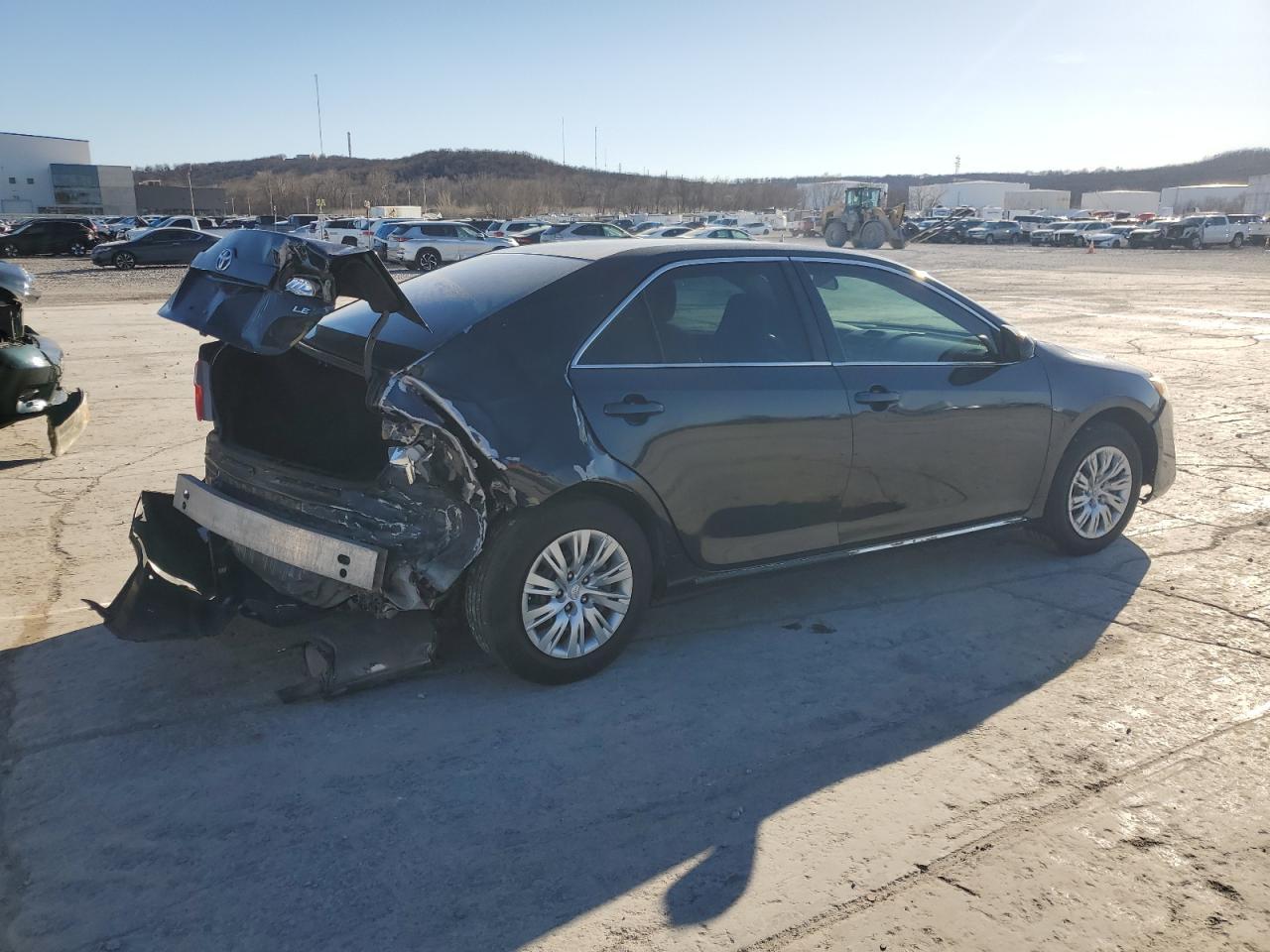 2014 TOYOTA CAMRY L - Фото 3