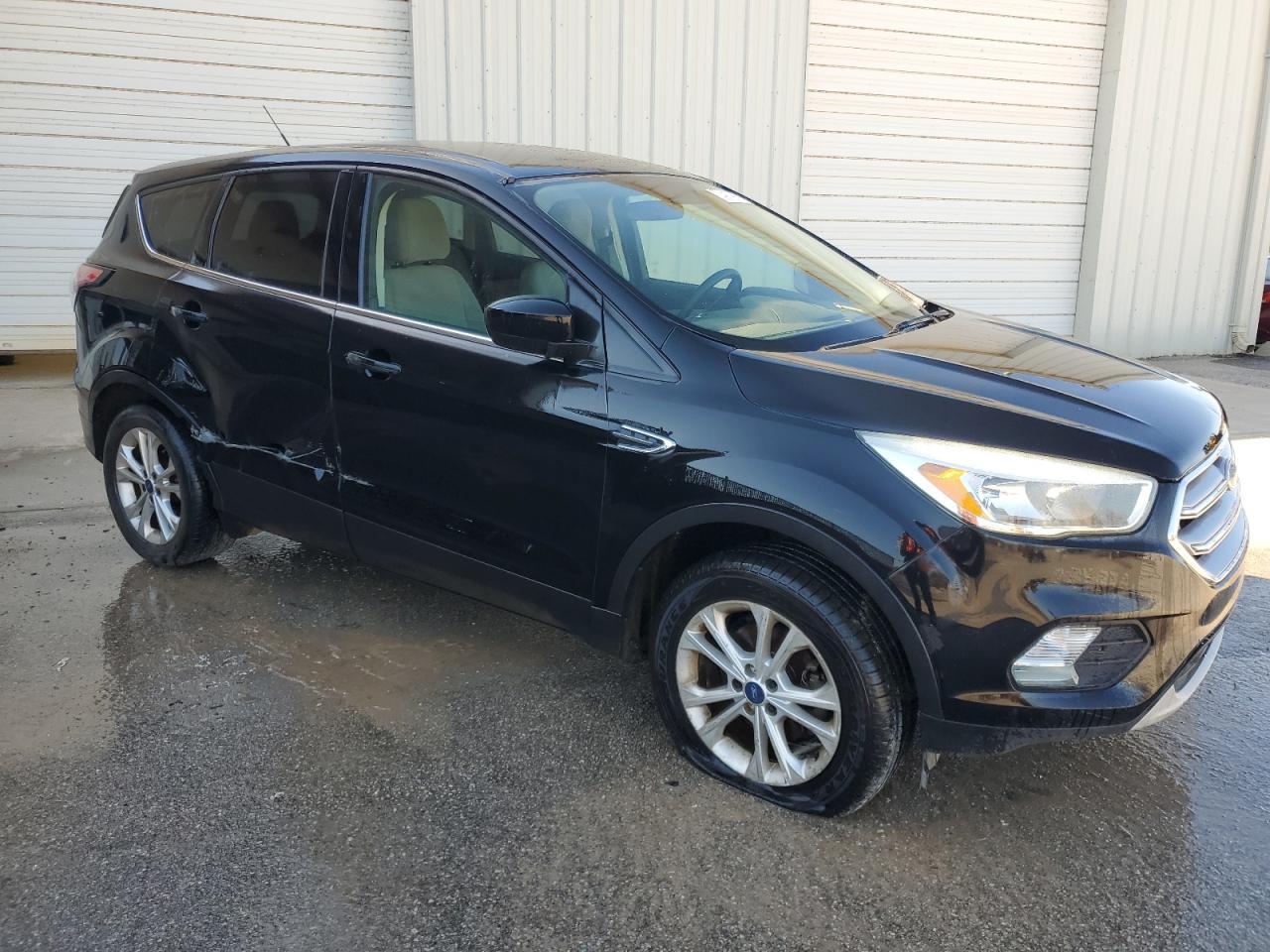 2017 FORD ESCAPE SE - Фото 4