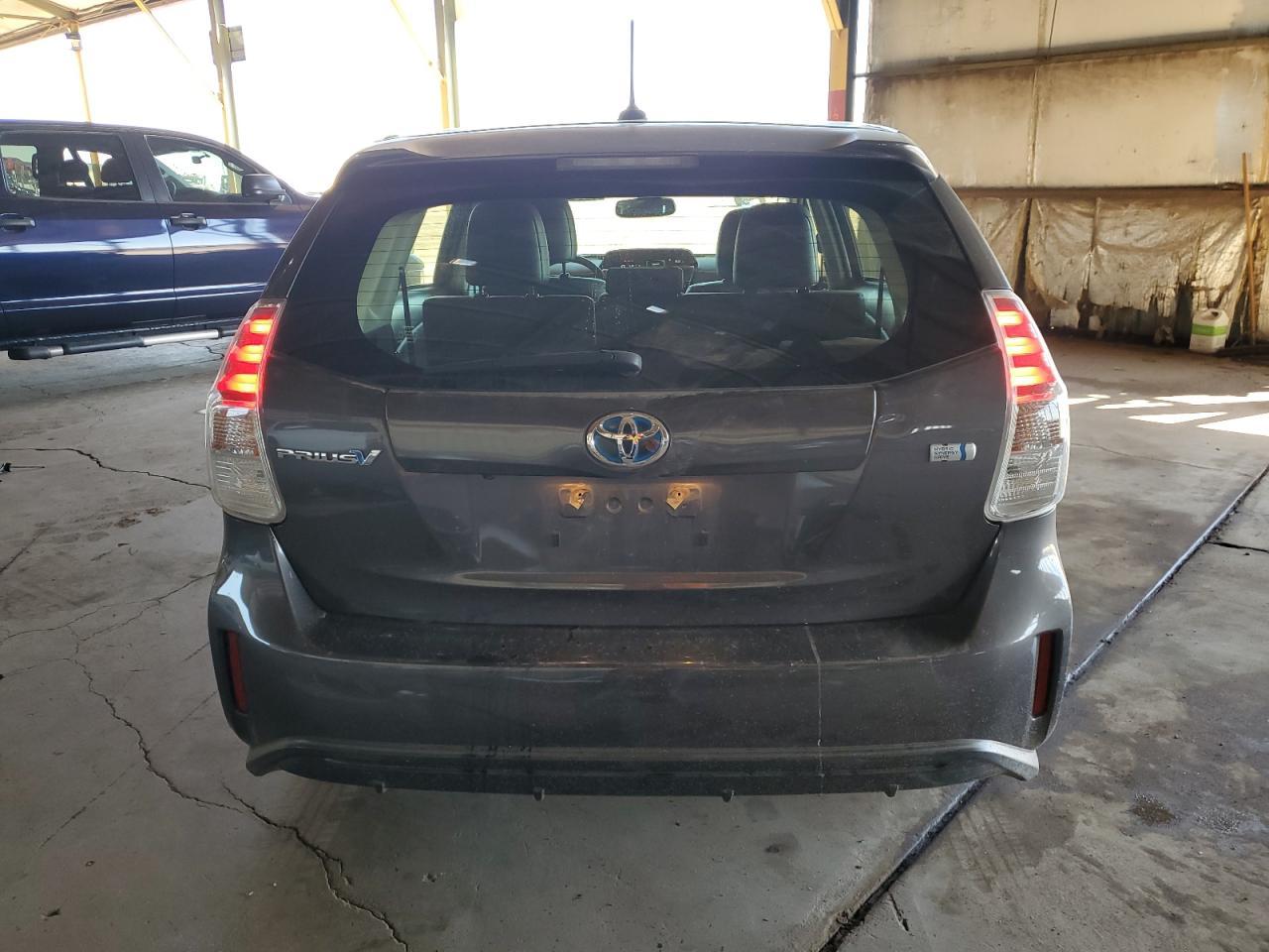 2016 TOYOTA PRIUS V - Image 6