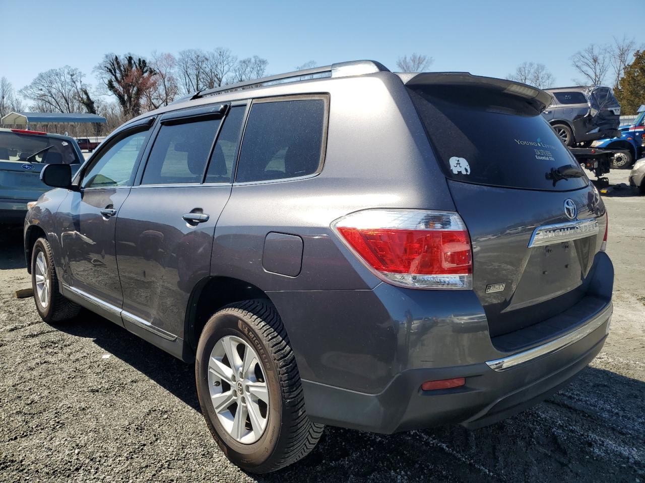 2011 TOYOTA HIGHLANDER - Image 2