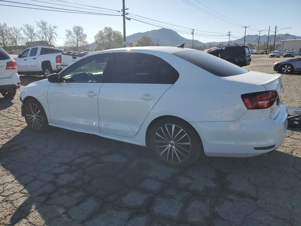 2016 VOLKSWAGEN JETTA SPOR - Image 2