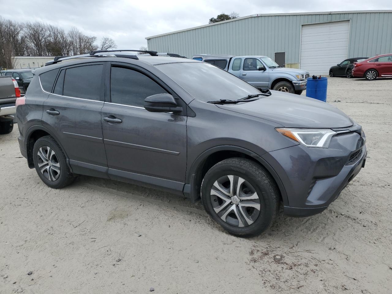 2017 TOYOTA RAV4 LE - Фото 4