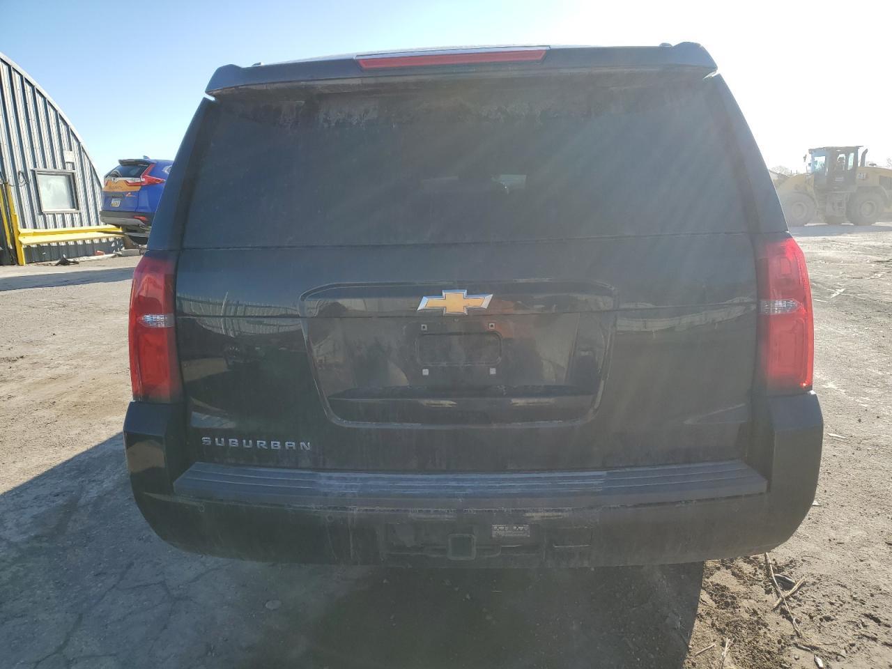 2015 CHEVROLET SUBURBAN C - Фото 6