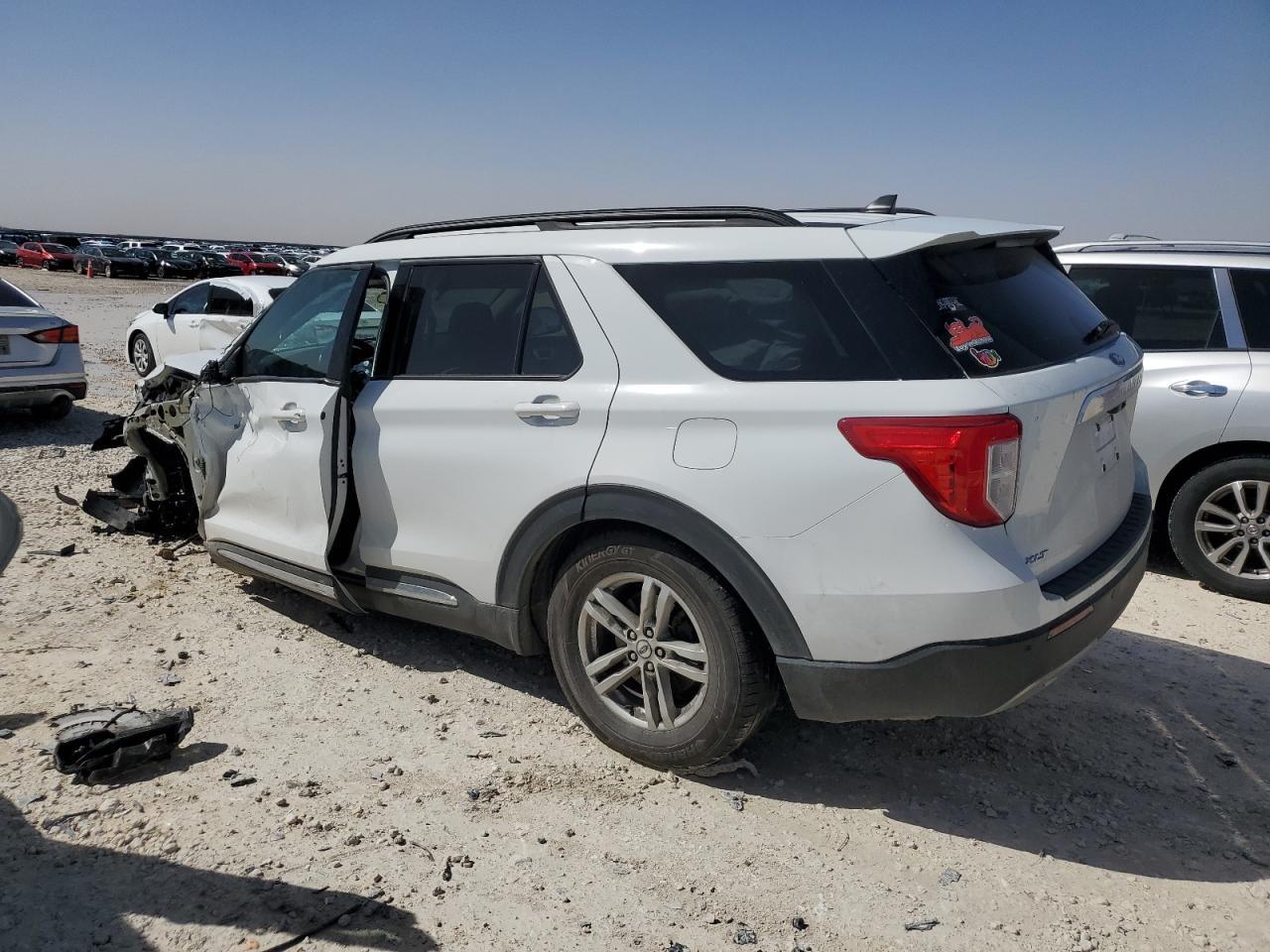 2023 FORD EXPLORER X - Image 2