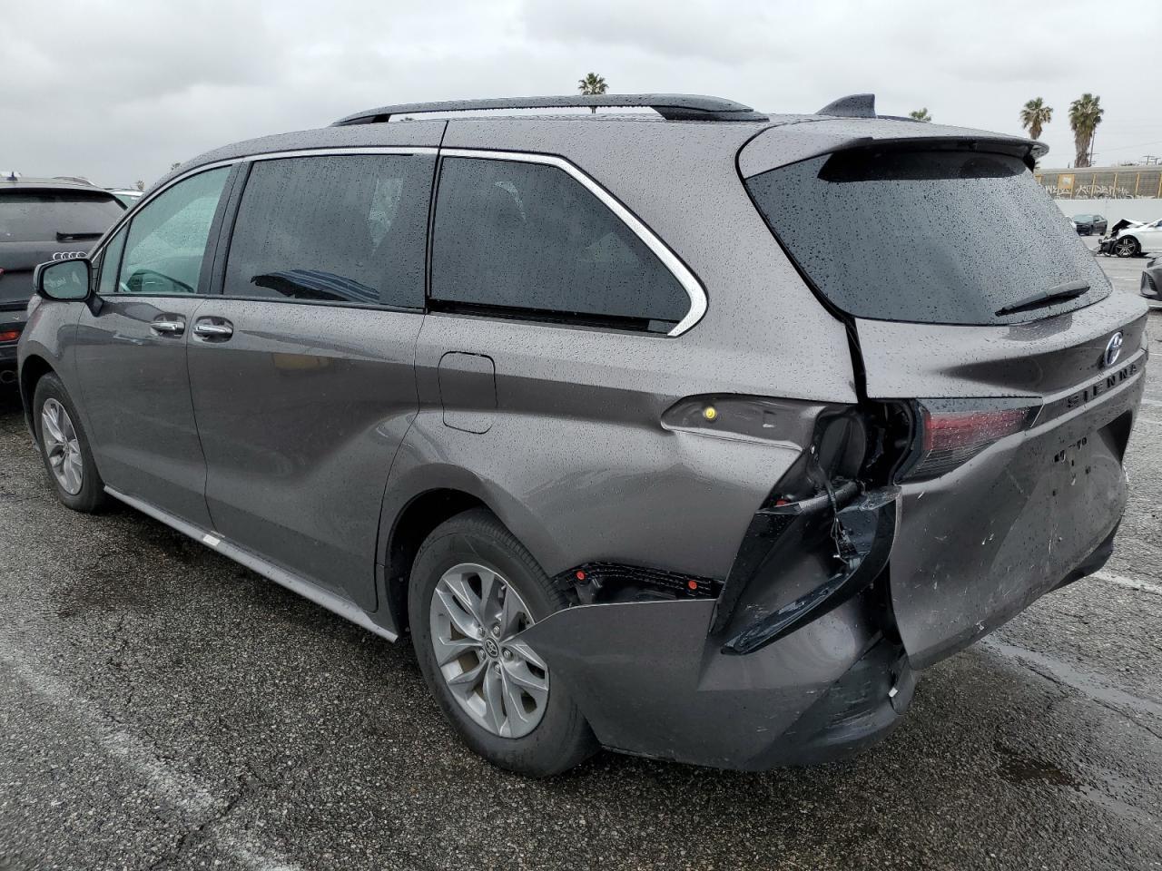 2023 TOYOTA SIENNA XLE - Image 2