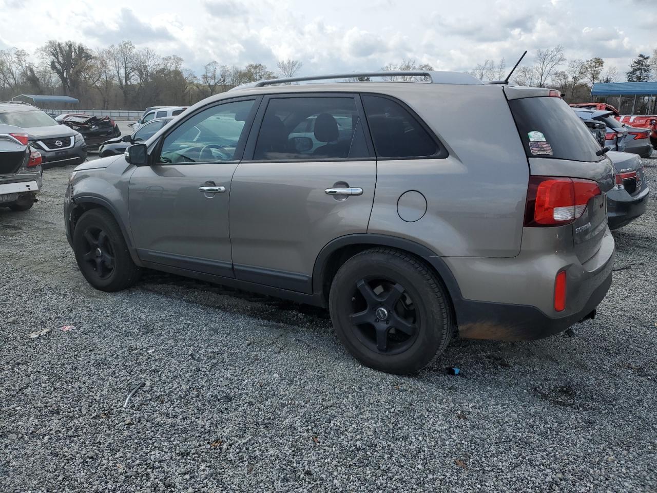 2014 KIA SORENTO LX - Image 2