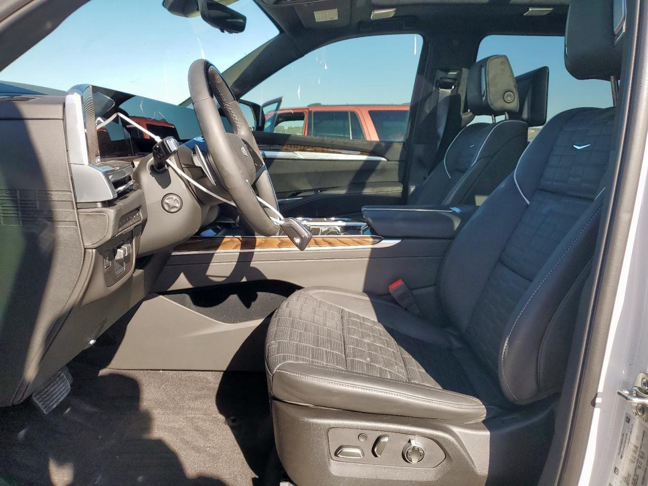2025 CADILLAC ESCALADE E - Фото 7
