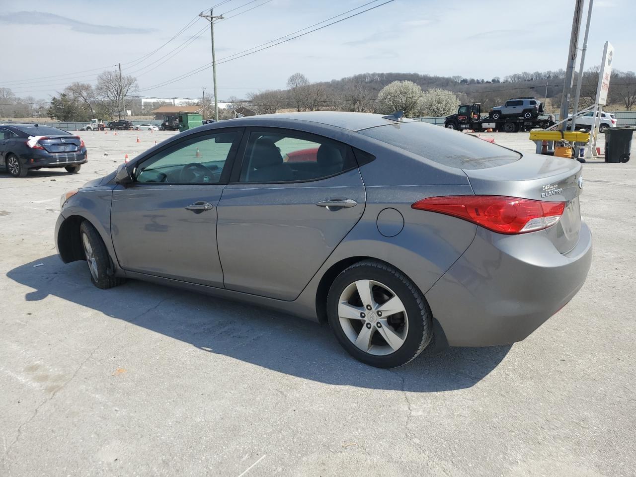 2013 HYUNDAI ELANTRA GL - Image 2