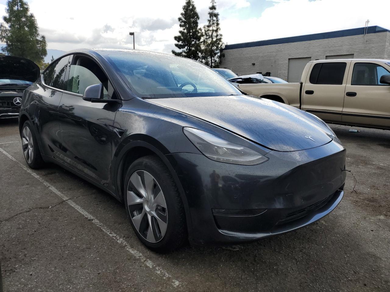 2024 TESLA MODEL Y - Image 4