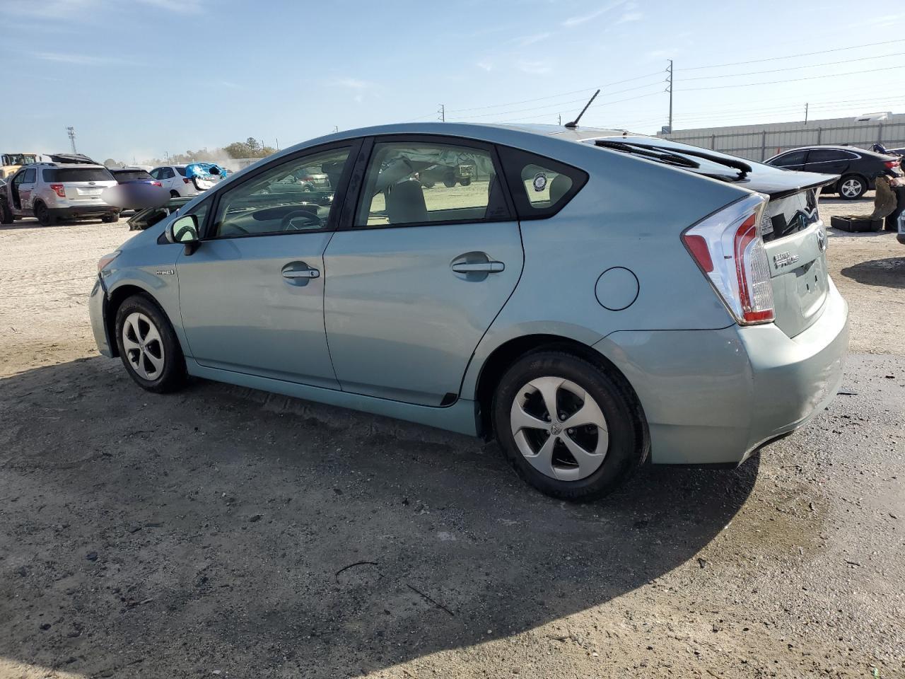 2015 TOYOTA PRIUS - Image 2
