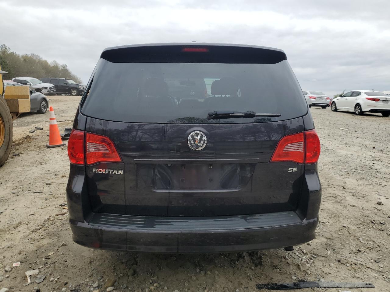 2010 VOLKSWAGEN ROUTAN SE - Фото 6