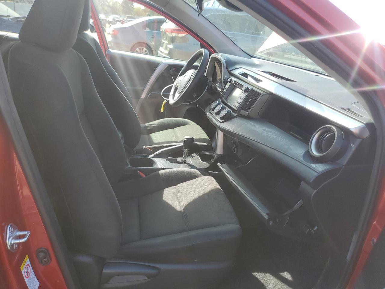2017 TOYOTA RAV4 LE - Фото 7