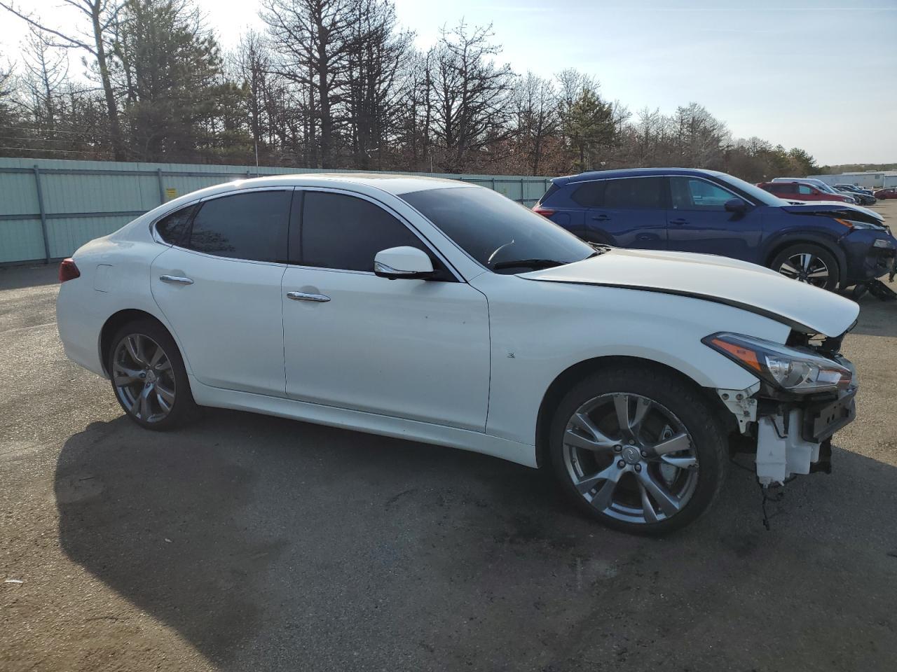 2015 INFINITI Q70 3.7 - Image 4