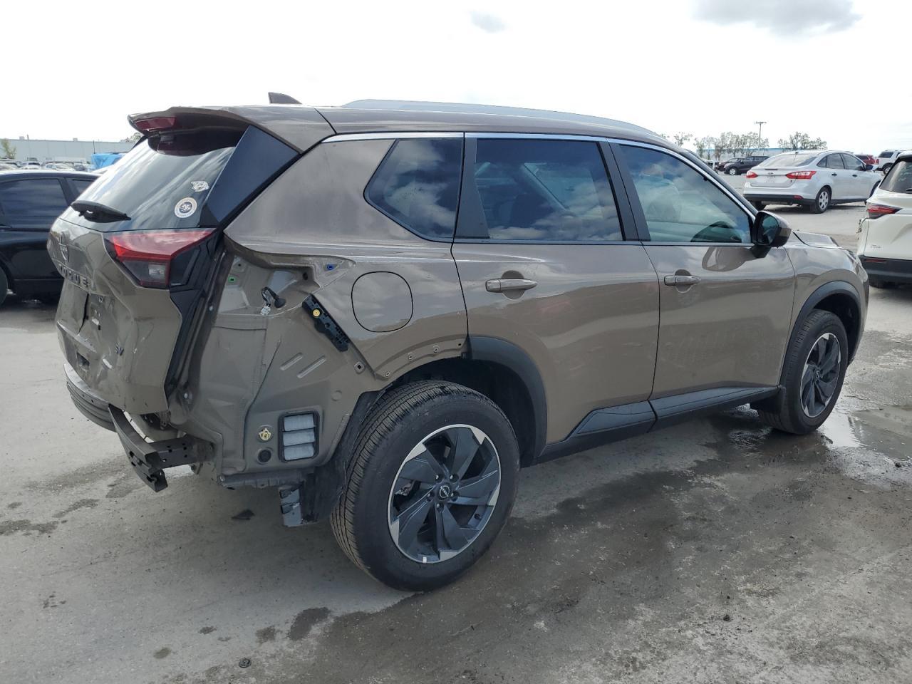 2024 NISSAN ROGUE SV - Image 3