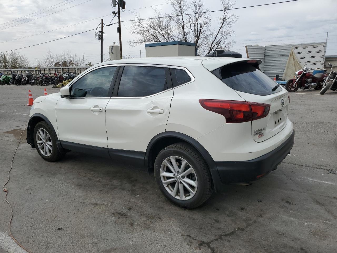2017 NISSAN ROGUE SPOR - Фото 2