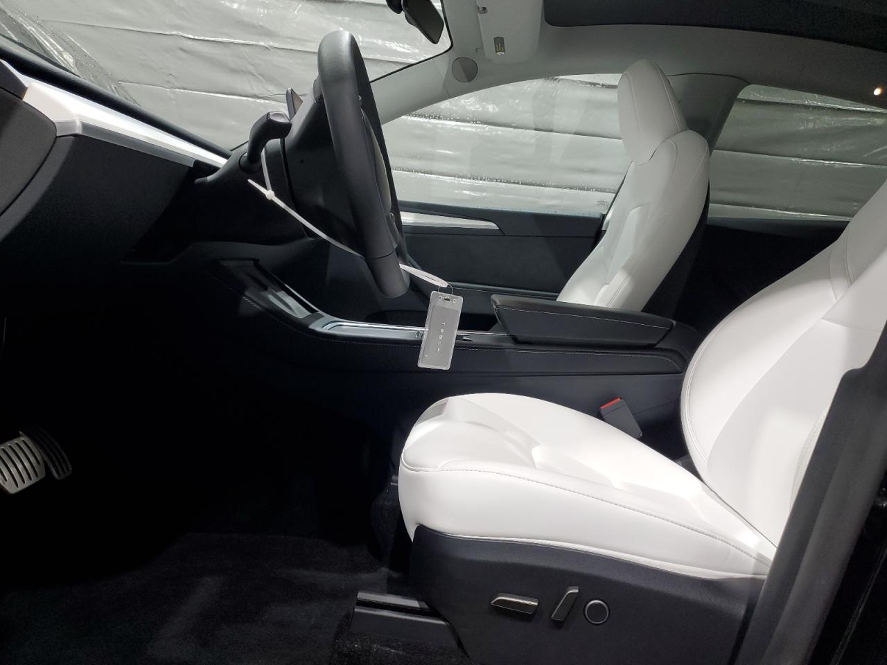2025 TESLA MODEL Y - Фото 7